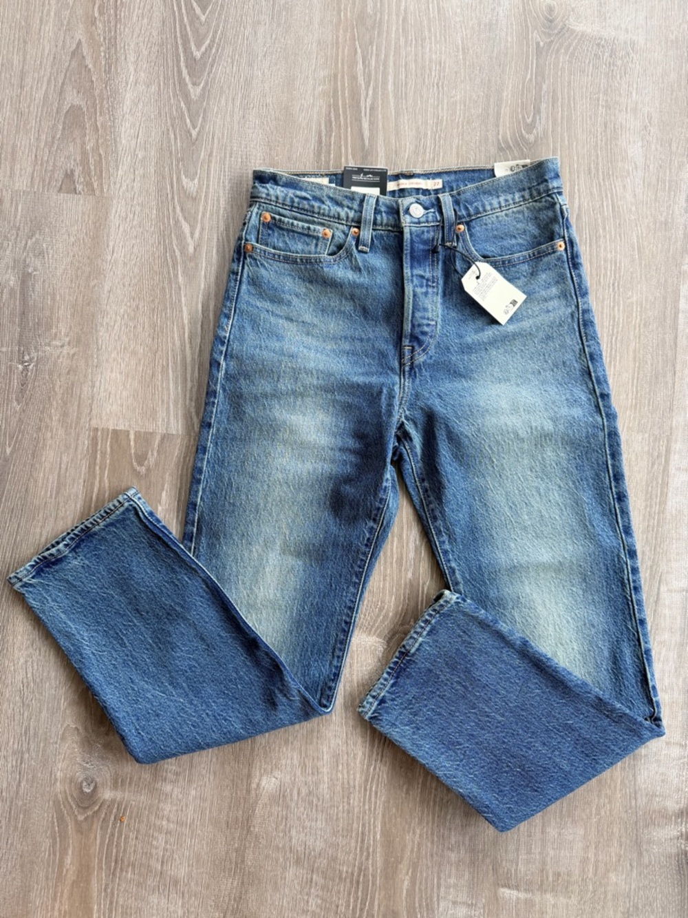 Levi Wedgie Straight Ankle Jeans